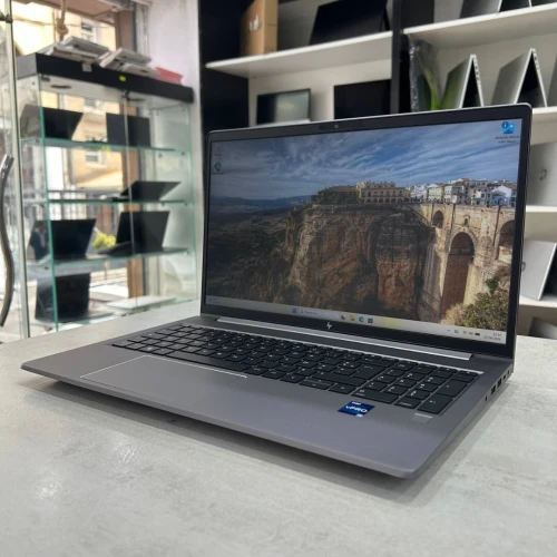 HP ZBook Power G10  Workstation professionnelle 15,6 pouce i5-13600H 32 Go DDR5 512 Go SSD NVMe RTX A500 Laptop GPU 4 Go GDDR6
