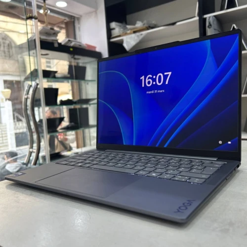 Lenovo Yoga Slim 7 13 pouce Ultra 5 226V 16 Go LPDDR5X 512 Go SSD NVMe