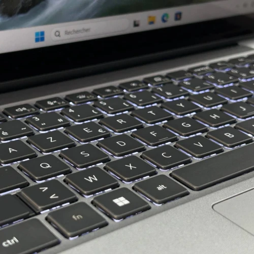 Dell Latitude 5350 2-en-1 Tactile 13.3 pouce FHD i5 1345U 16Go DDR5 4800MT/s 512Go SSD NVMe Gen4 Intel Iris Xe Graphics