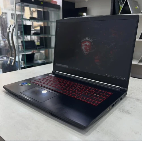 MSI Cyborg Gaming 15 i5-11400H 24 Go de RAM DDR4 512 Go SSD NVMe 15,6" Full HD GeForce GTX 1650