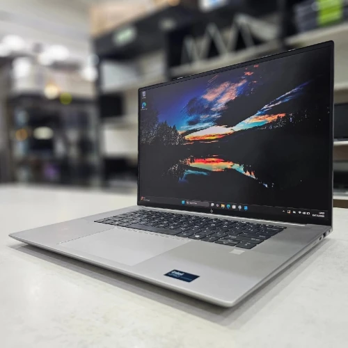 HP ZBook Studio 16" G11 Workstation Ultra 9 185H 32 Gb 1Tb SSD NVIDIA RTX 1000 Ada