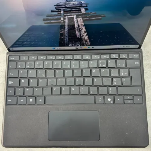 Microsoft Surface Pro 9 2en1 13 pouce Tactile 120Hz i5-1235U 8 Go LPDDR4X 256 Go SSD NVMe