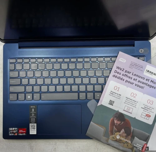 Lenovo IdeaPad 15,6" Full HD Ryzen 7 7730U 16 Go de RAM DDR4 512 Go SSD NVMe AMD Radeon
