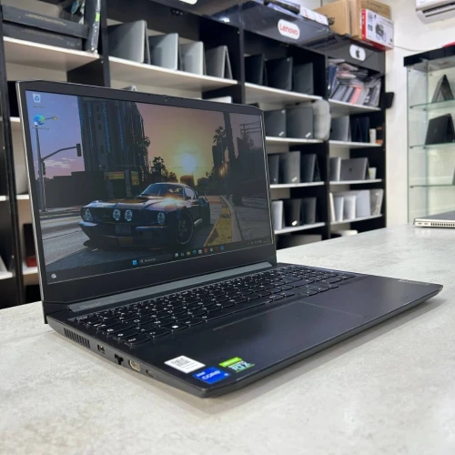 Lenovo IdeaPad Gaming 3 15,6 pouce i5-11300H  16 Go DDR4 512 Go SSD RTX 3050