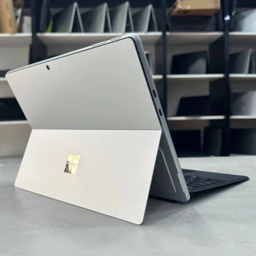 Surface Pro for Business 11th Ed - Copilot+PC 13 pouce 120Hz Tactile 3K Ultra 5 236V 16 Go LPDDR5X 256 Go SSD