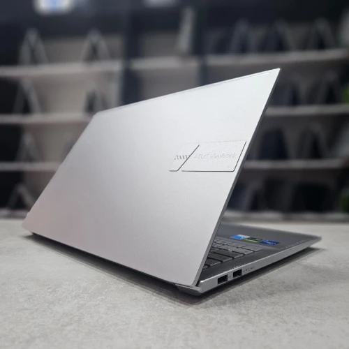 ASUS Vivobook Pro 15 OLED i5-11300H 16 Gb 512 Gb SSD NVIDIA GTX 1650
