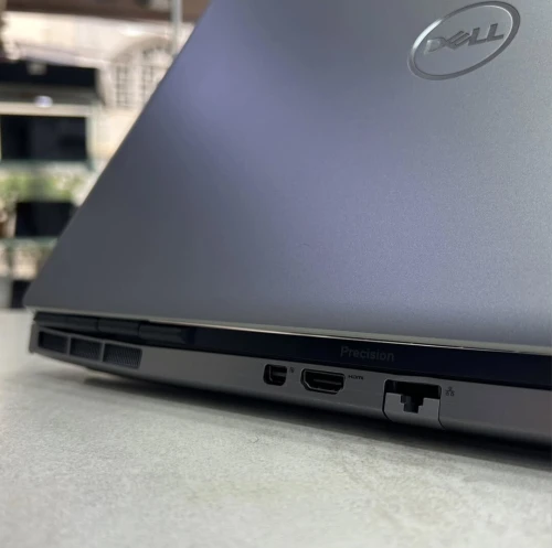 Dell Precision 7560 15,6  i7-11850H 16 Go de RAM DDR4  512 Go SSD NVMe NVIDIA RTX A2000 4 Go GDDR6