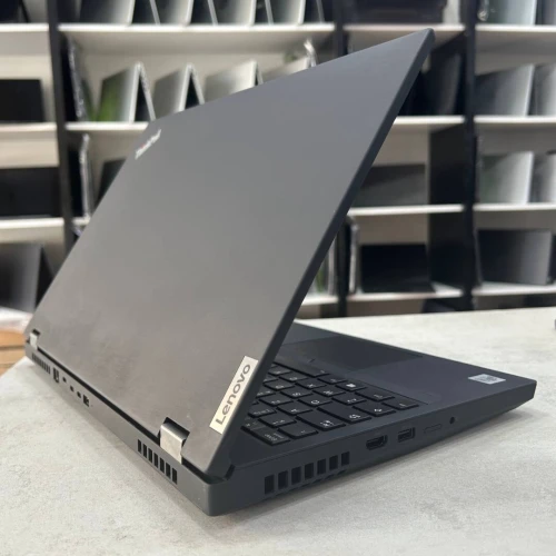 Lenovo ThinkPad P15 Gen 1 workstation professionnelle 15.6 pouce i7-10850H 16 Go DDR4 512 Go SSD NVMe NVIDIA Quadro T1000 4 Go GDDR6