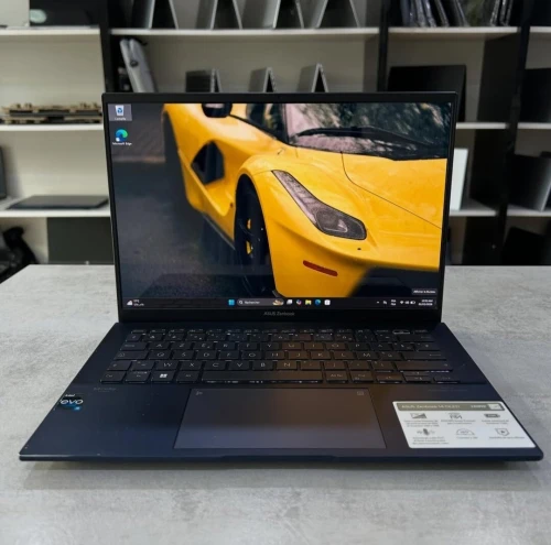 Asus ZenBook 14 pouces OLED 2.8K 90 Hz i5-1240P 16 Go de RAM 512 Go SSD NVMe