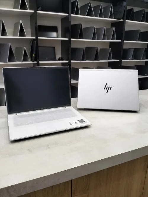HP EliteBook 640 G11 Tactile Neuf Jamais Utilisé 14" Ultra 5 135U 32 Gb 512 Gb SSD