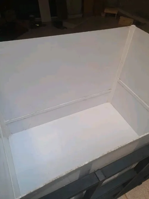 Fabrication des cuves en plastique (bac de retention,bac de chromage..) par Soudage plastique