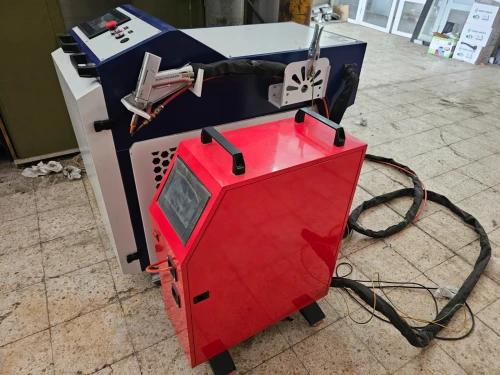 Poste a souder laser