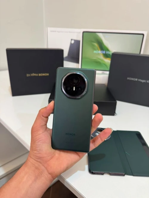 Honor Magic V3 avec chageur sans fil honor V3 512