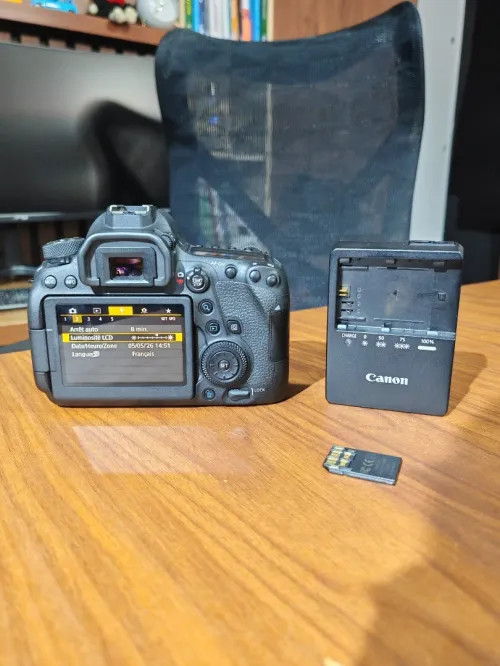 Canon 6d mark ii 2 (2k neuf)
