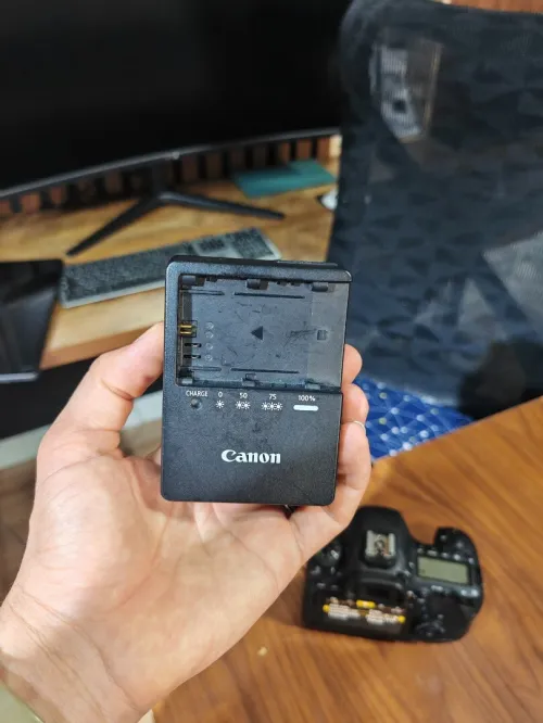 Canon 6d mark ii 2 (2k neuf)