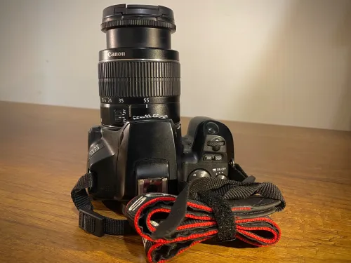 Canon eos 250d + objectif 18-55mm EFS