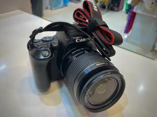 Canon 250d + objectif 18-55mm EFS