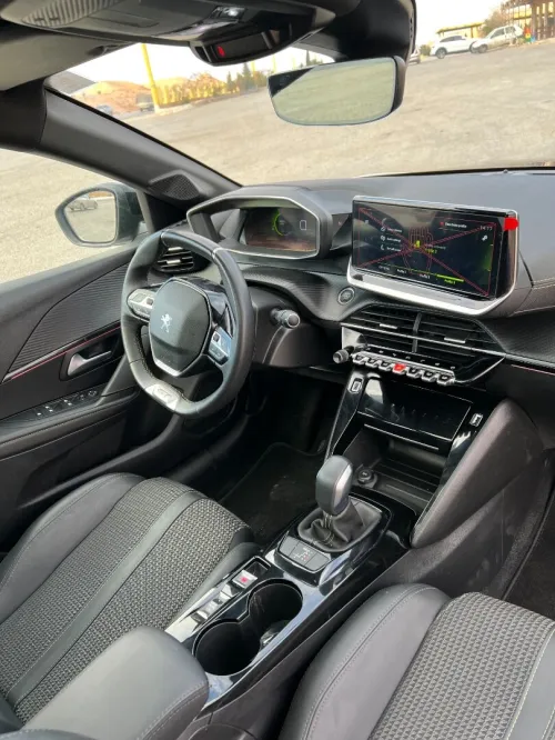 Peugeot 208 2023 GT