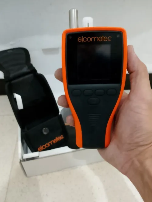 Mesureur de point de rosée (Dewpoint Meter)
