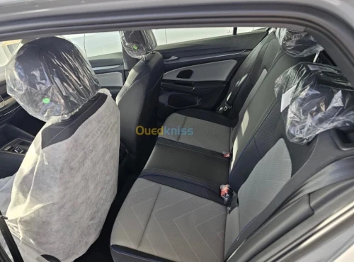 Volkswagen Golf 8 2025 R-Line
