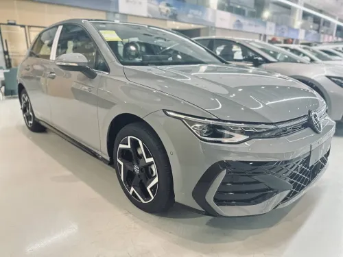 Volkswagen Gold 8 et demi 2025 R-Line