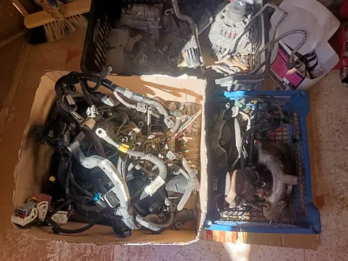 Lot pice detachee 1.6 HDI 301