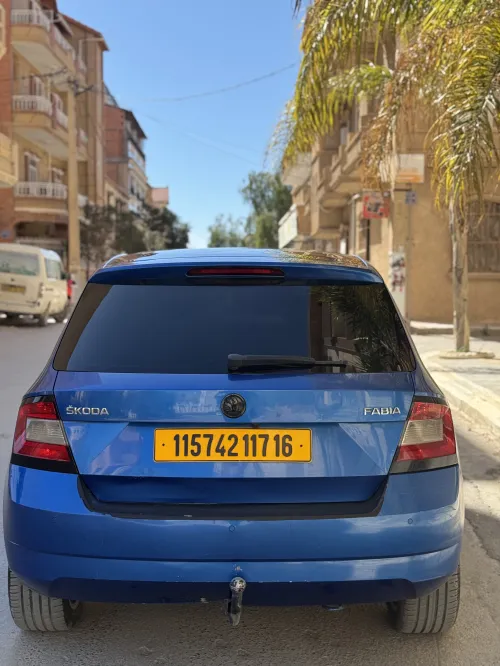 Skoda Fabia 2017 Style (avec toit panoramique)