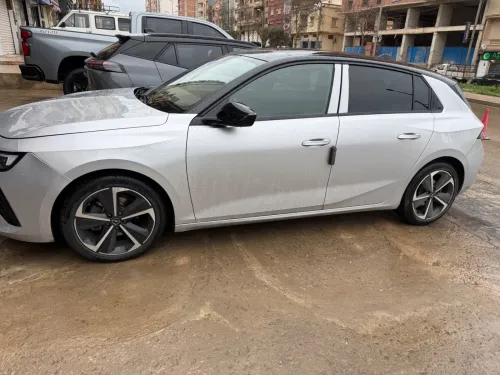 Opel Astra 2025 Gesline