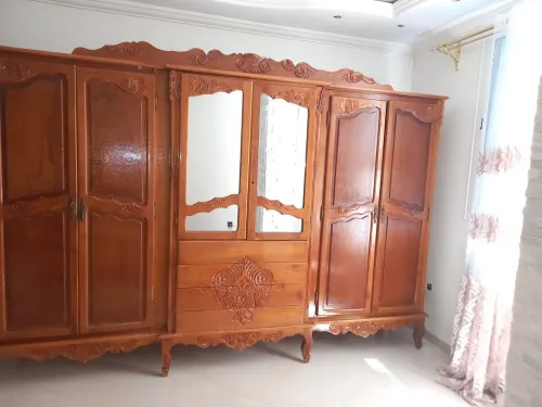 Armoire 06 porte et coiffeuse