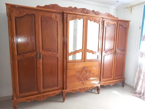 Armoire 06 porte et coiffeuse