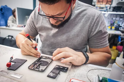 Chercher Reparateur qualifié