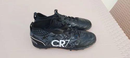 Chaussure de foot CR7 en très bon état