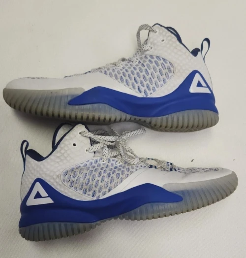 Peak  jordan pointure 42 /       26cm  -