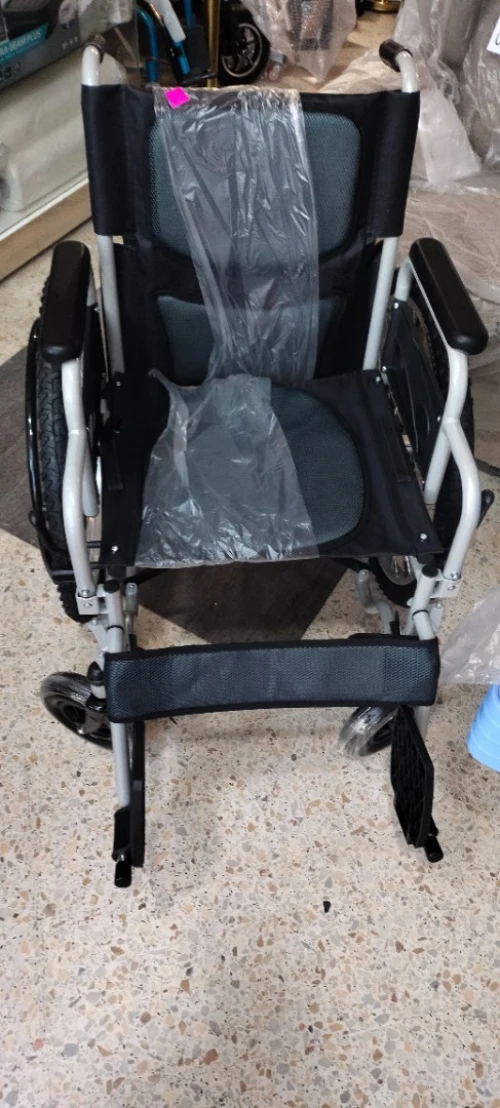 Fauteuil roulant confort  roue démontable 