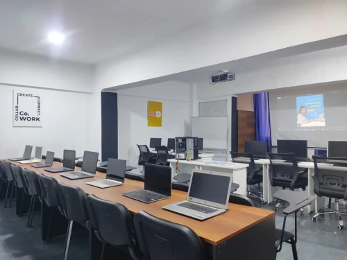 Salle de formation & reunion à louer - قاعة تدريب واجتماع للايجار