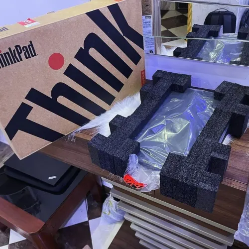 THINKPAD X13 YOGA I5-12TH 16G 256 +STYLÉ NEUF