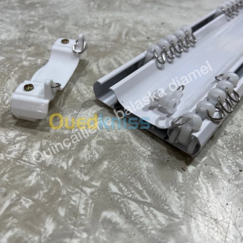 Tringle a rai chemin de fer simple et double aluminium et Pvc