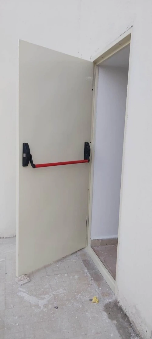 porte coupe-feu et porte de secours