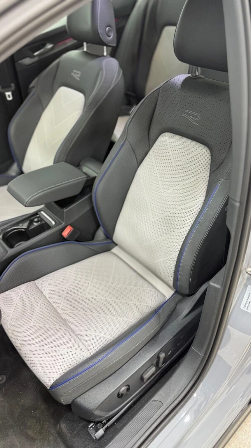 Volkswagen Golf 8 2025 R-Line 50 Years Legend Edition 