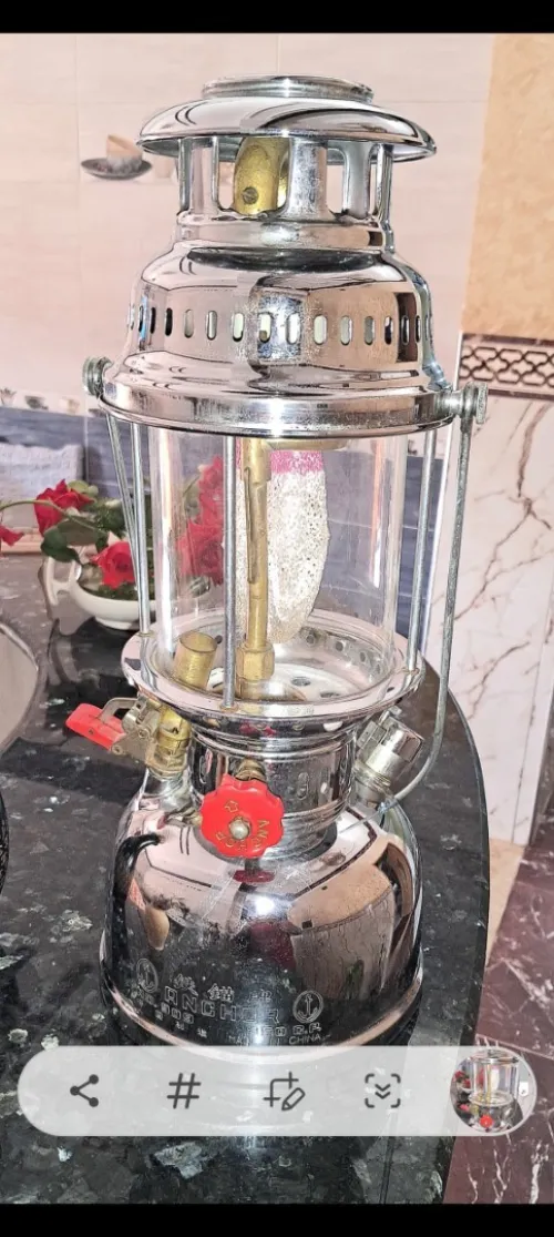 مصباح زيتي عتيق