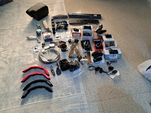Divers accessoires automobiles 