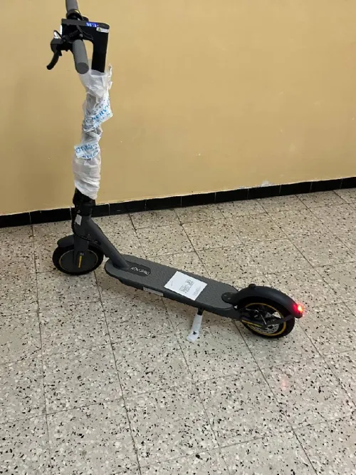 Trotinette Aovopro neuf jamais utilise 