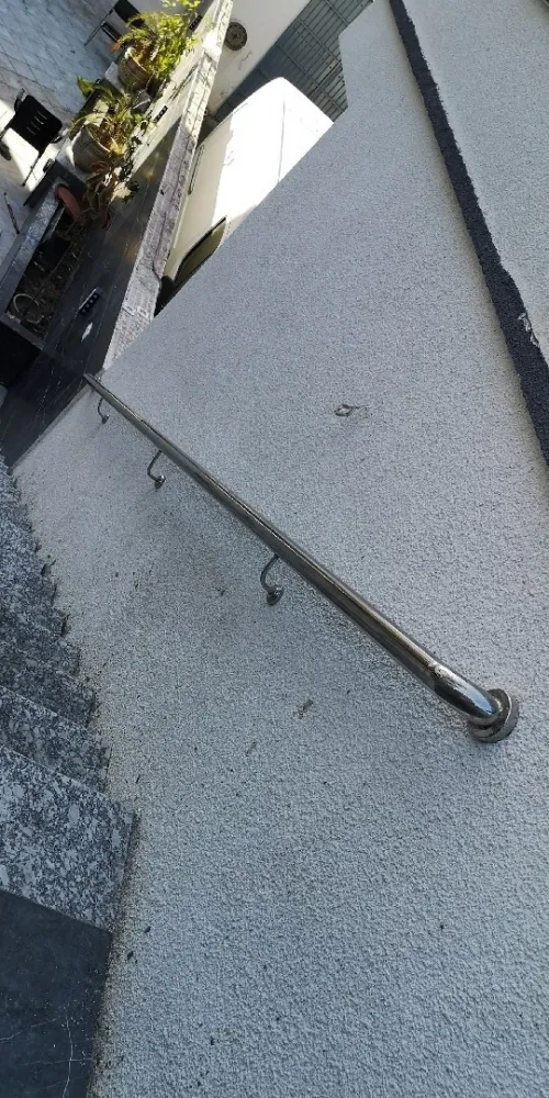 Rampe d'escalier inox et cabine douche