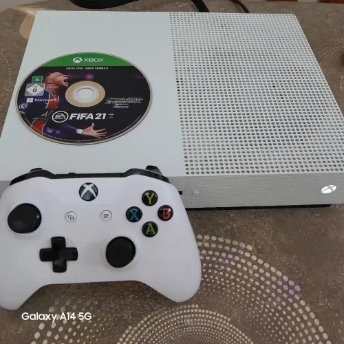  xbox Promoone s +1moi et 15 jours game pass +cd fifa 21 +cable de manette