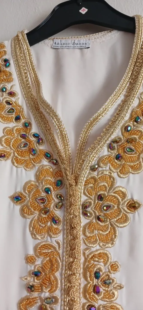 Caftan avec voile