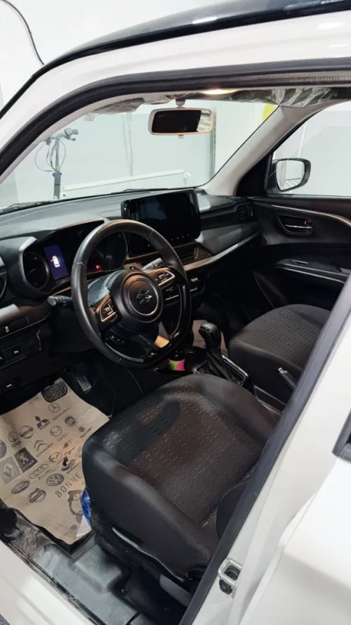 Suzuki Swift 2025 GL Plus 