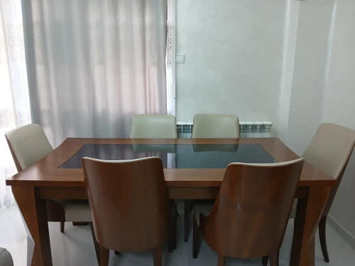 Table de salon avec 6 chaise 