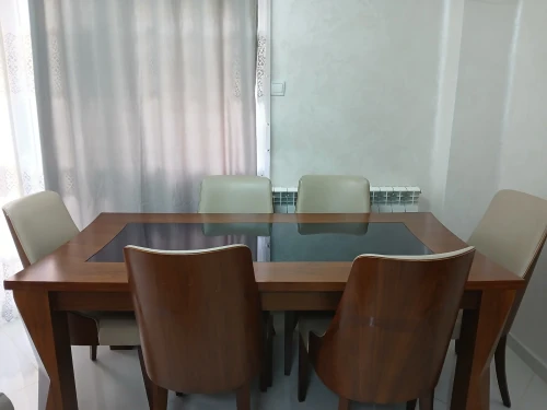 Table de salon avec 6 chaise 