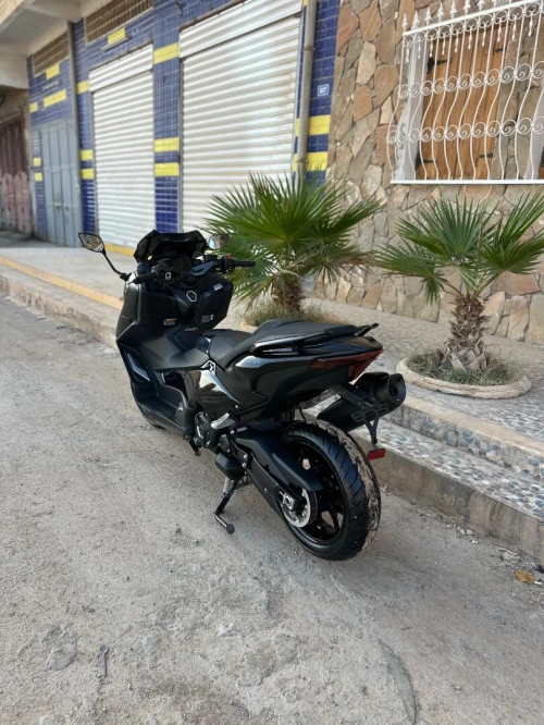 Yamaha Tmax 2023