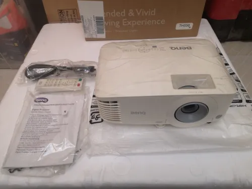 BenQ TH550 vidéo projecteur data show gaming full HD 1080P état neuf